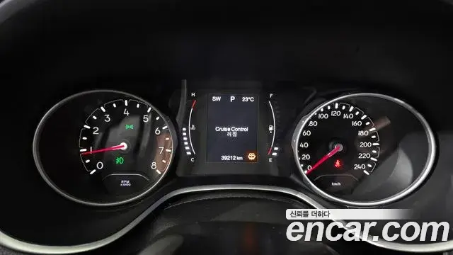 Jeep Compass 2018 — Photo 24/30