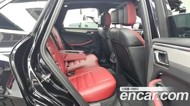 Porsche Macan 2023 — Фото 12/20