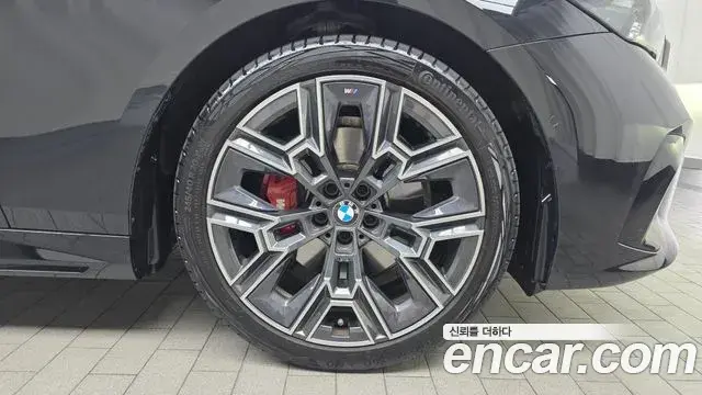 BMW 5 Series 2025 — Photo 24/30