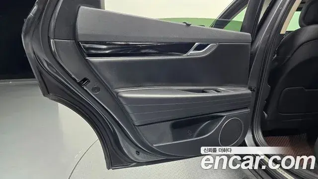 Genesis G80 2021 — Photo 32/32