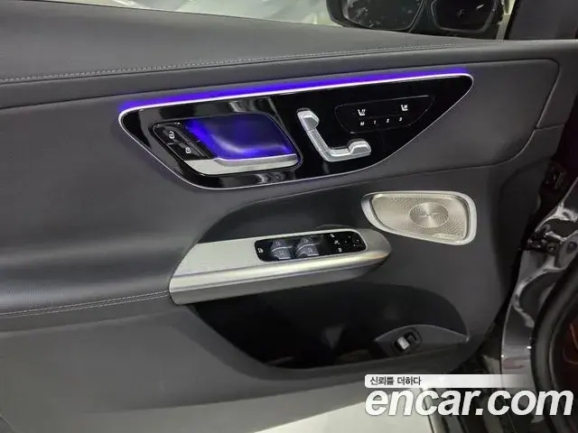 Mercedes-Benz GLC-Class 2024 — Photo 14/17