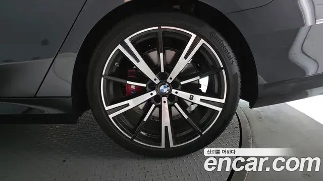 BMW 5 Series 2025 — ფოტო 22/30