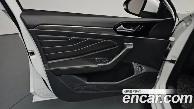 Volkswagen Jetta 2024 — Photo 19/36
