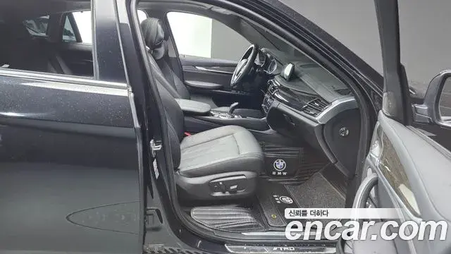 BMW X6 2018 — Photo 11/20
