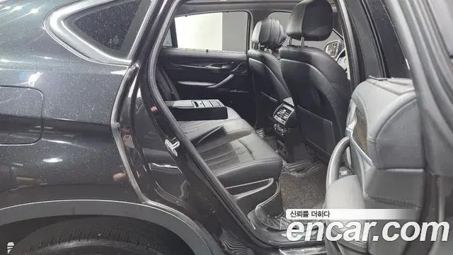 BMW X6 2018 — Photo 12/20