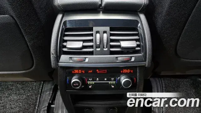 BMW X6 2018 — Photo 19/20