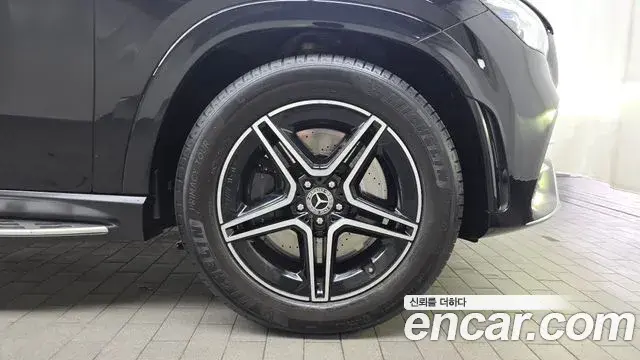 Mercedes-Benz GLE-Class 2021 — Photo 3/34