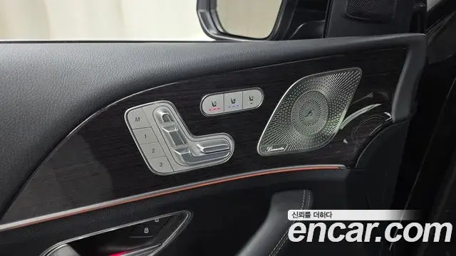 Mercedes-Benz GLE-Class 2021 — Photo 17/34