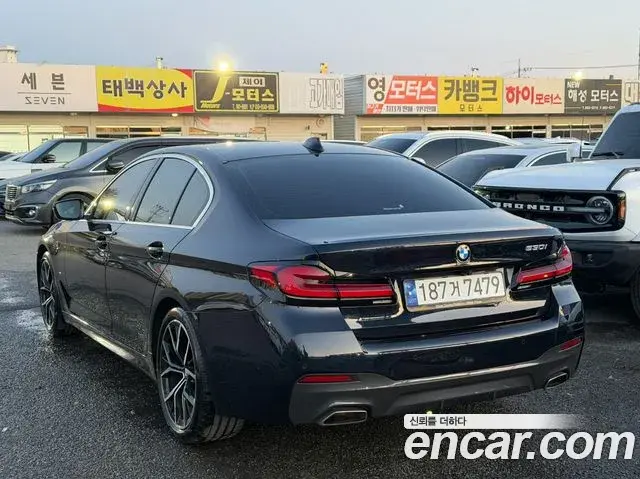 BMW 5 Series 2022 — Photo 2/17