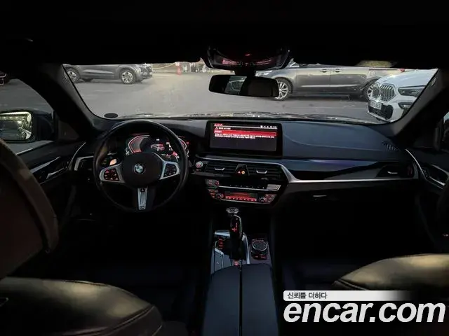 BMW 5 Series 2022 — Photo 15/17