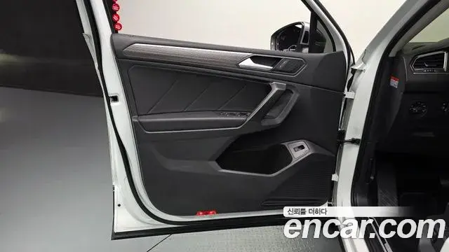 Volkswagen Tiguan Allspace 2023 — ფოტო 22/33