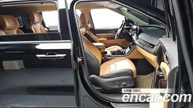 Kia Carnival 2020 — ფოტო 10/30