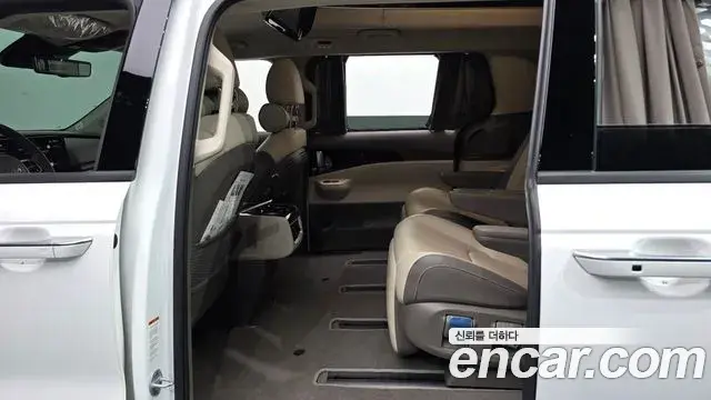 Kia Carnival 2024 — ფოტო 13/20