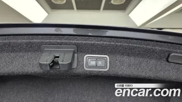 Audi A6 2021 — Şəkil 32/35