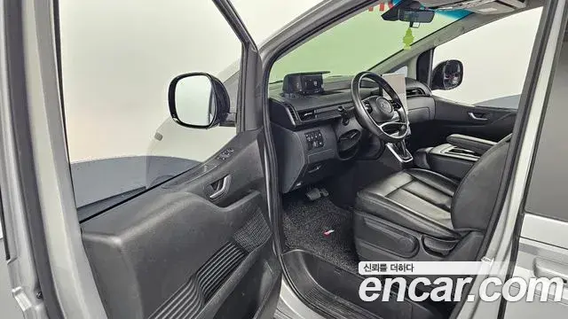 Hyundai Staria 2022 — Photo 10/20