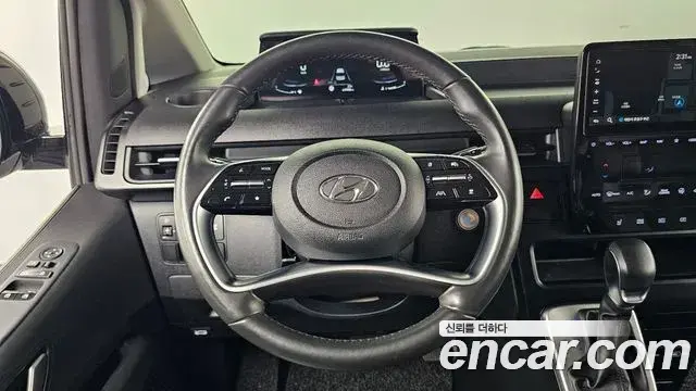 Hyundai Staria 2022 — Photo 14/20