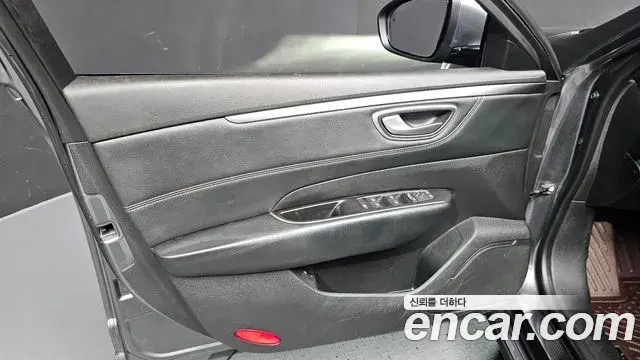 Renault Samsung SM6 2023 — ფოტო 21/32