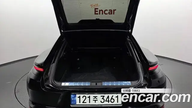 Porsche Panamera 2024 — Şəkil 37/39
