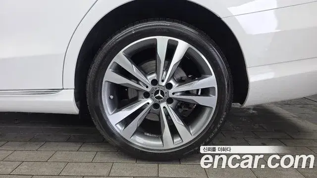 Mercedes-Benz C-Class 2021 — Photo 22/30