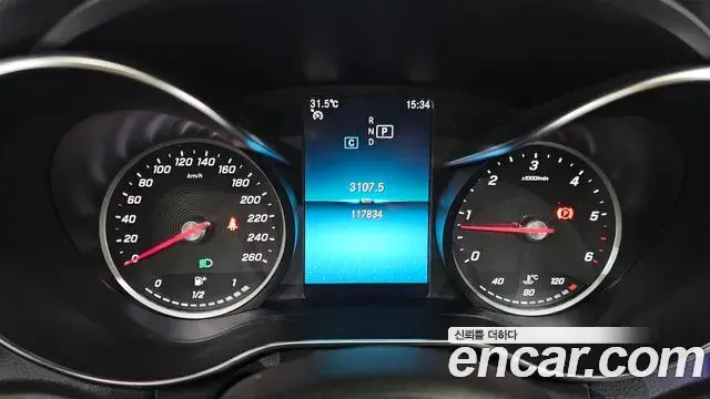 Mercedes-Benz C-Class 2019 — Фото 8/20