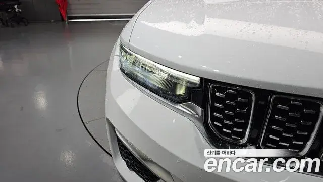 Jeep Grand Cherokee 2023 — Photo 17/36