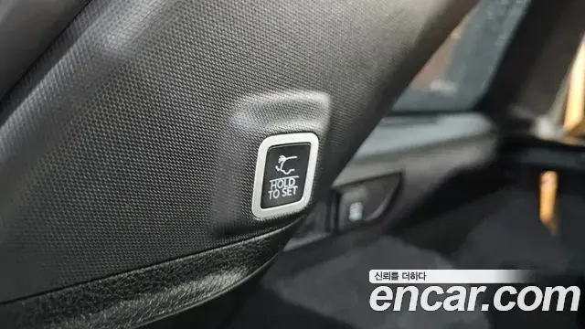 Jeep Grand Cherokee 2023 — Photo 18/36