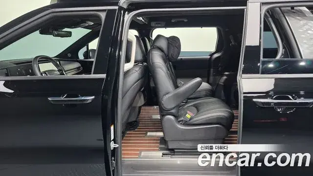 Kia Carnival 2025 — Şəkil 37/39