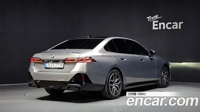 BMW 5 Series 2025 — Photo 2/20