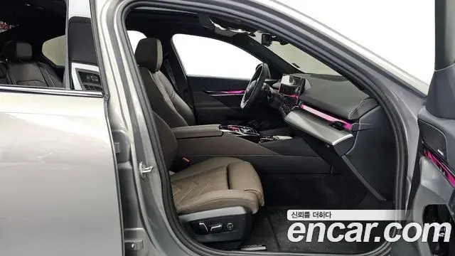 BMW 5 Series 2025 — Photo 11/20