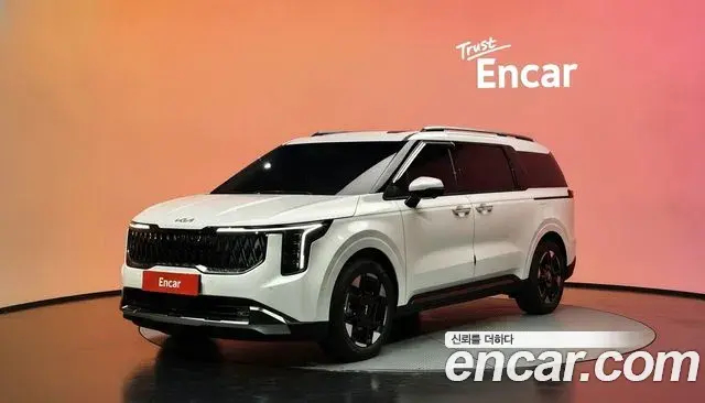 Kia Carnival 2024 — Фото 1/20