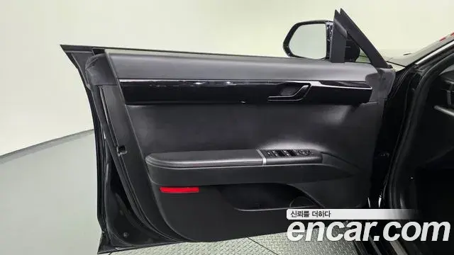 Hyundai Grandeur Hybrid 2023 — Şəkil 18/35