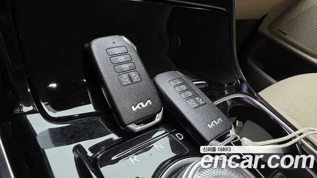 Kia Carnival 2022 — Photo 7/40