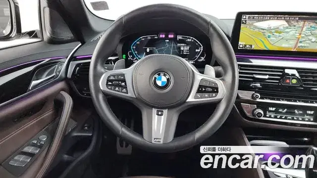 BMW 5 Series 2023 — ფოტო 8/33