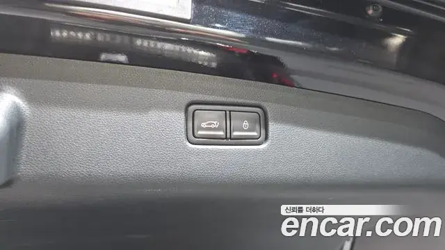 Genesis GV70 2022 — ფოტო 30/34