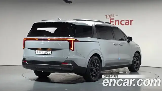 Kia Carnival 2024 — Фото 2/20