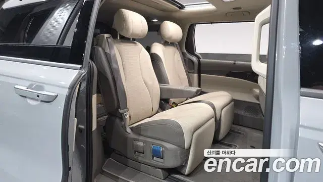 Kia Carnival 2024 — Фото 12/20