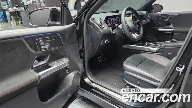Mercedes-Benz GLB-Class 2025 — ფოტო 23/30