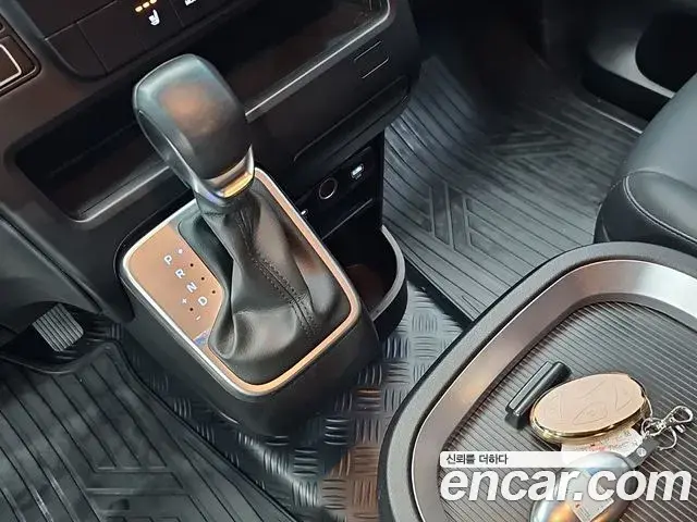 Hyundai Staria 2024 — Фото 6/18