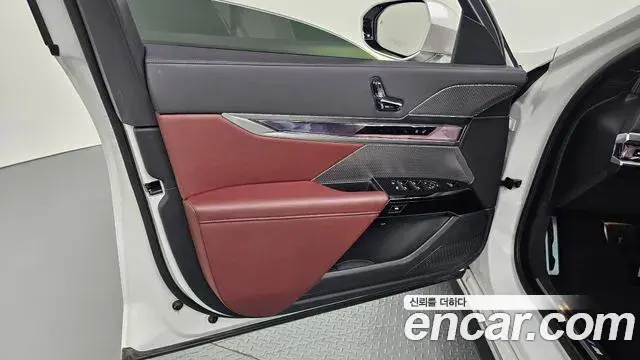 BMW i7 2024 — ფოტო 26/36