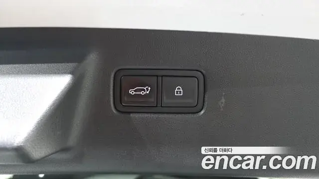 Hyundai Santa Fe 2023 — Photo 4/35