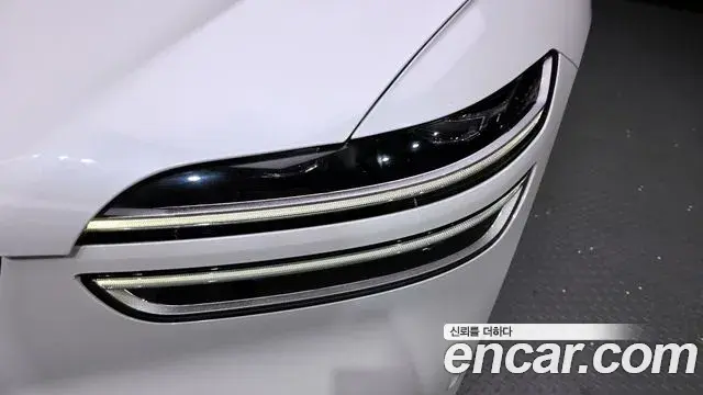 Genesis GV70 2024 — Photo 15/35