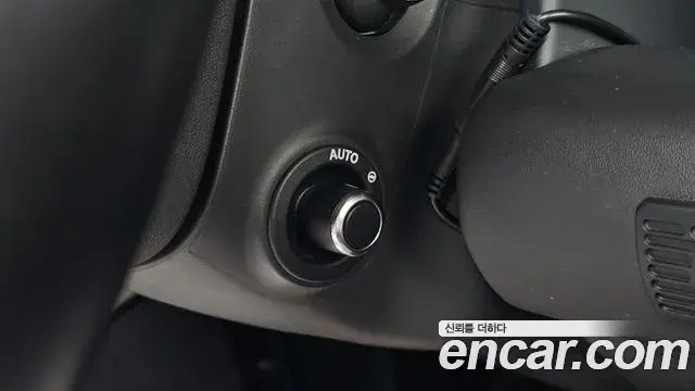 Land Rover Defender 2021 — Photo 16/33
