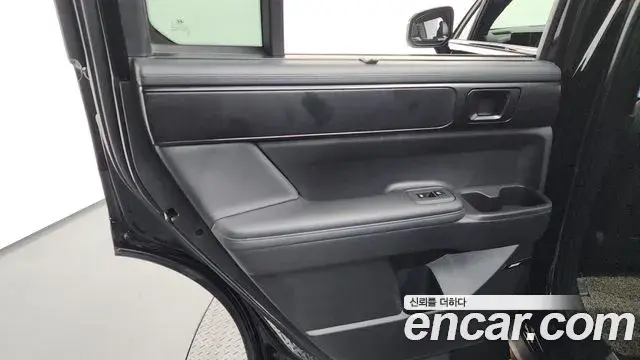 Hyundai Santa Fe 2023 — Photo 34/37