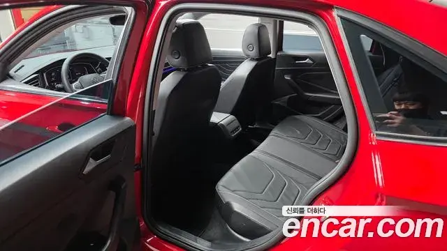 Volkswagen Jetta 2023 — Photo 18/34