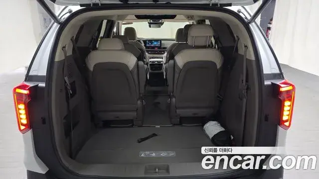 Kia Carnival 2024 — Photo 22/32