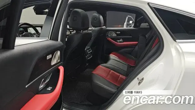 Mercedes-Benz GLE-Class 2023 — Photo 34/36