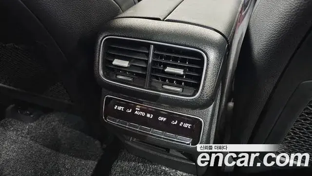 Mercedes-Benz GLE-Class 2023 — Photo 7/36