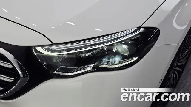 Mercedes-Benz E-Class 2025 — Photo 8/34