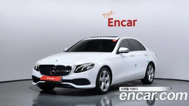 Mercedes-Benz E-Class 2018 — ფოტო 18/33