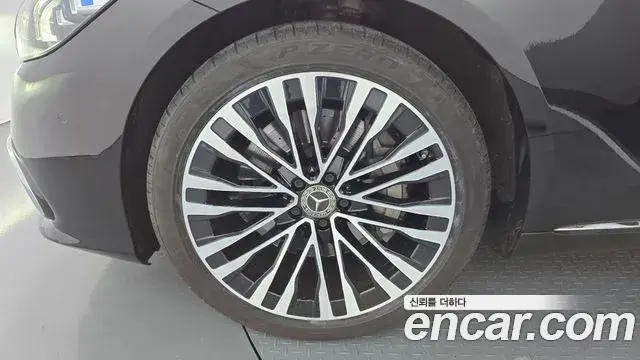 Mercedes-Benz S-Class 2021 — Photo 17/30